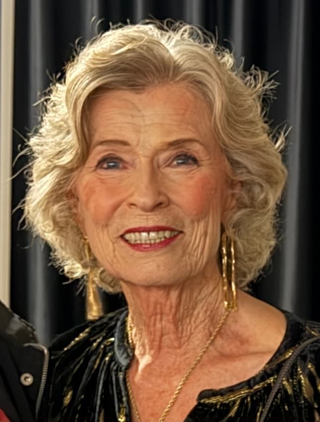 Portrét – Linda Lee