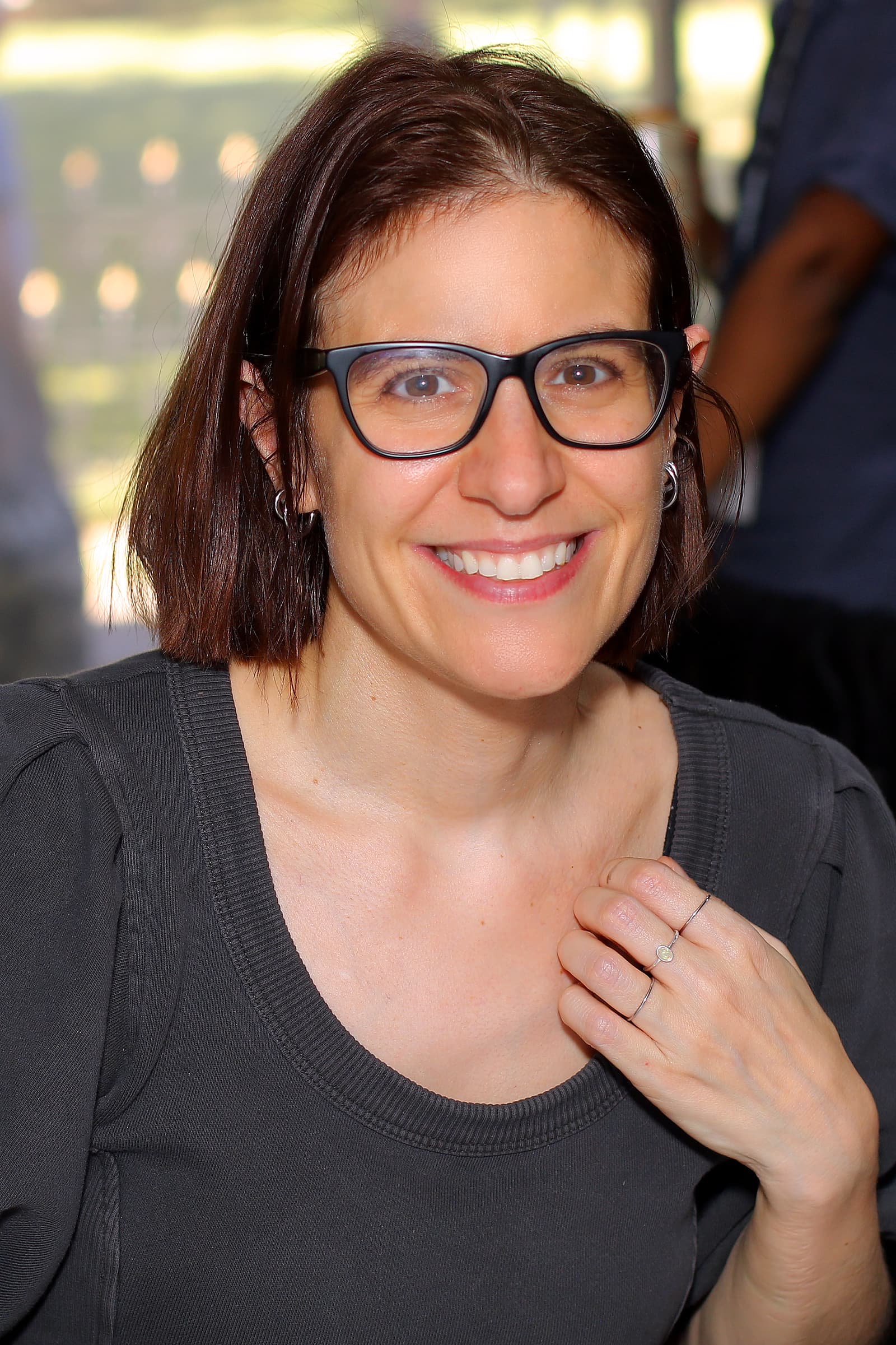 Portrét – Ali Hazelwood